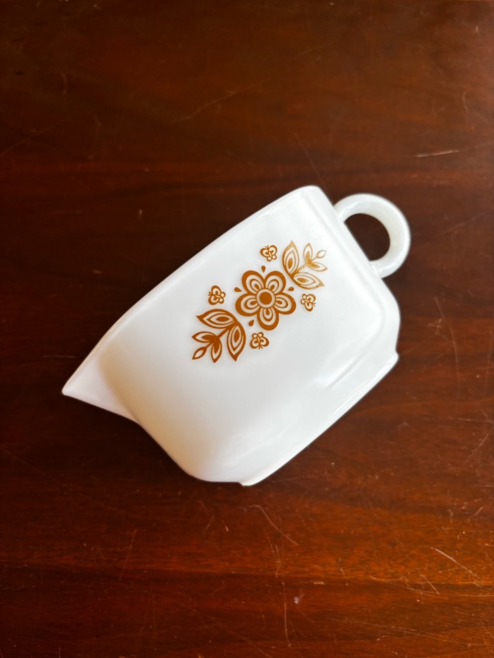 Vintage Pyrex Butterfly Gold Gravy Boat & Dish - Picture 4 of 9